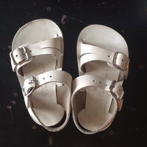 Like new! SunSan Sea-Wees size toddler 3